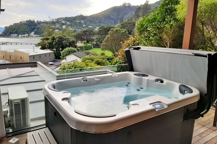 Small Hot Tubs : Where Urban Dwellers Find Tranquility